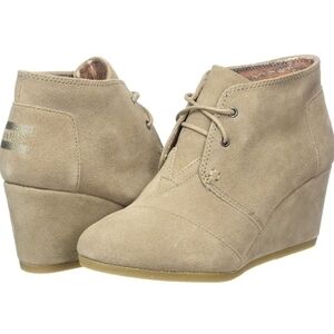 Toms Women Taupe Suede wedge ankle boots sz 7.5  shoes